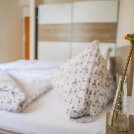 Nepomuk Apartment *